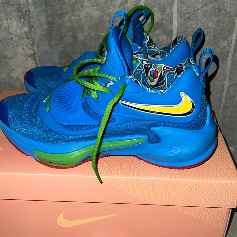 Nike Zoom freak 3 NRG( with box )// good condition// size 9.5 //